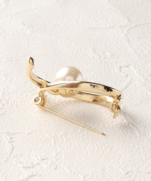 OPAQUE.CLIP（オペークドットクリップ）の「◆フェイクパール×ビジューラインブローチ（ブローチ/コサージュ・レディース・シルバー/ゴールド・00）」の12枚目の写真