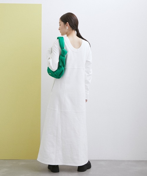 ADAM ET ROPE'（アダムエロペ）の「【WEB限定】ステッチ裏毛ワンピース（ワンピース・レディース・オフホワイト/ブラック/ベージュ系その他2・FREE）」の2枚目の写真