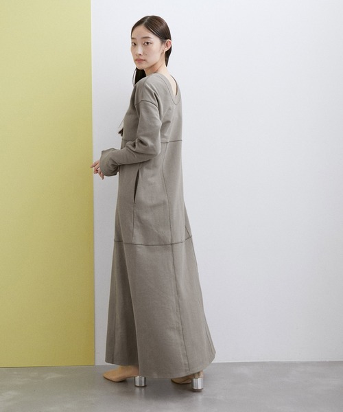 ADAM ET ROPE'（アダムエロペ）の「【WEB限定】ステッチ裏毛ワンピース（ワンピース・レディース・オフホワイト/ブラック/ベージュ系その他2・FREE）」の10枚目の写真