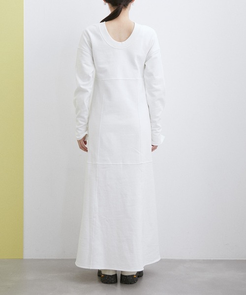 ADAM ET ROPE'（アダムエロペ）の「【WEB限定】ステッチ裏毛ワンピース（ワンピース・レディース・オフホワイト/ブラック/ベージュ系その他2・FREE）」の14枚目の写真