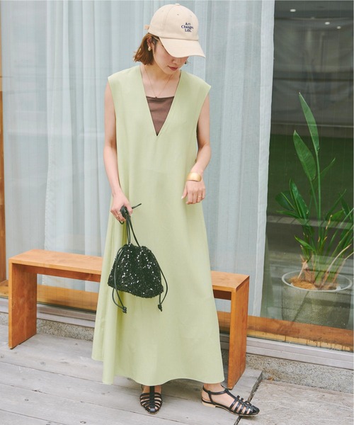 titivate(ティティベイト)の「Vネックフレアジャンパースカート(ジャンパースカート・レディース・ミント/ブラウン/ブラック・PS(XS-S)/M/L)」の3枚目の写真