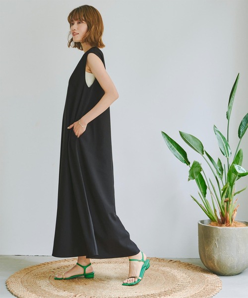 titivate(ティティベイト)の「Vネックフレアジャンパースカート(ジャンパースカート・レディース・ミント/ブラウン/ブラック・PS(XS-S)/M/L)」の2枚目の写真