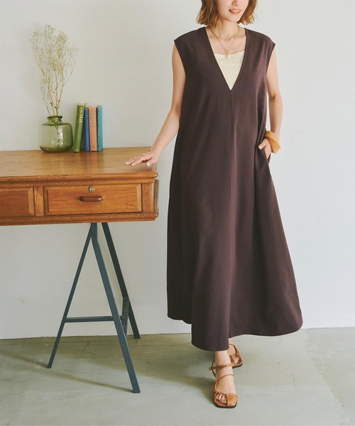 titivate(ティティベイト)の「Vネックフレアジャンパースカート(ジャンパースカート・レディース・ミント/ブラウン/ブラック・PS(XS-S)/M/L)」の10枚目の写真