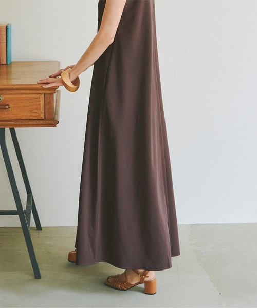 titivate(ティティベイト)の「Vネックフレアジャンパースカート(ジャンパースカート・レディース・ミント/ブラウン/ブラック・PS(XS-S)/M/L)」の11枚目の写真