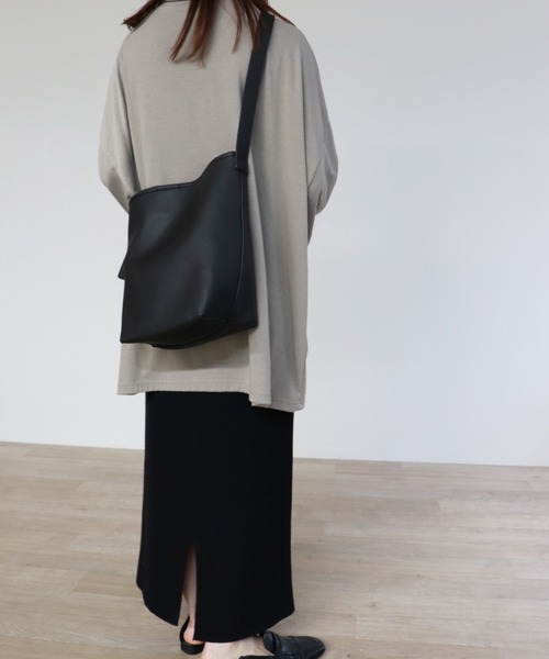 ISOOK(アイスー)の「【ZOZO限定】Belted tote bag / ベルトトートバッグ(トートバッグ・レディース・ブラック/ブラウン・FREE)」の11枚目の写真