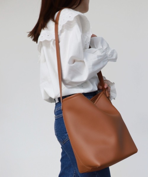 ISOOK(アイスー)の「【ZOZO限定】Belted tote bag / ベルトトートバッグ(トートバッグ・レディース・ブラック/ブラウン・FREE)」の13枚目の写真