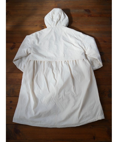 TRUNC（トランクエイティーエイト）の「Padded Drawstrings Coat（ナイロンジャケット・レディース・アイボリー/ブラック・FREE）」の16枚目の写真