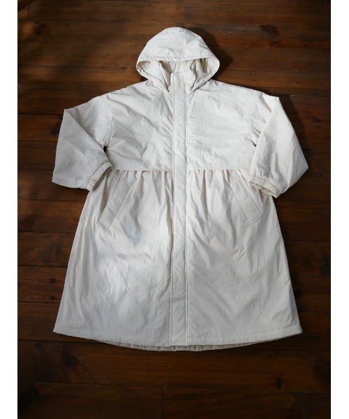 TRUNC（トランクエイティーエイト）の「Padded Drawstrings Coat（ナイロンジャケット・レディース・アイボリー/ブラック・FREE）」の19枚目の写真