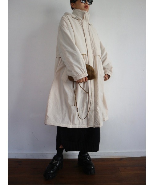 TRUNC（トランクエイティーエイト）の「Padded Drawstrings Coat（ナイロンジャケット・レディース・アイボリー/ブラック・FREE）」の8枚目の写真