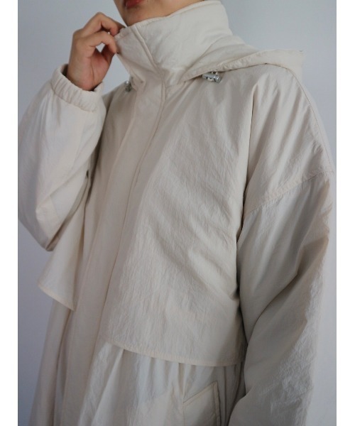 TRUNC（トランクエイティーエイト）の「Padded Drawstrings Coat（ナイロンジャケット・レディース・アイボリー/ブラック・FREE）」の11枚目の写真
