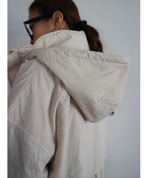 TRUNC（トランクエイティーエイト）の「Padded Drawstrings Coat（ナイロンジャケット・レディース・アイボリー/ブラック・FREE）」の14枚目の写真