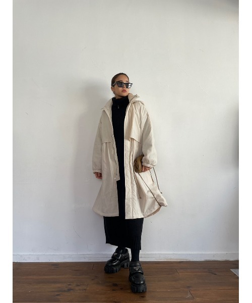 TRUNC（トランクエイティーエイト）の「Padded Drawstrings Coat（ナイロンジャケット・レディース・アイボリー/ブラック・FREE）」の5枚目の写真