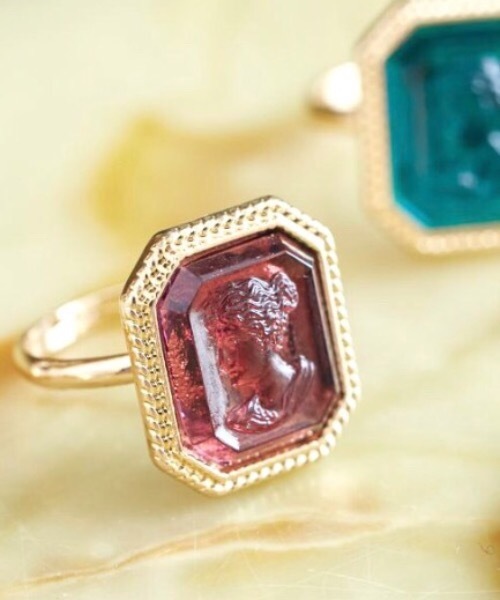 欧州航路（オウシュウコウロ）の「【欧州航路】ドイツ製カメオガラススクエアリング（リング・レディース・その他1/その他2・FREE）」の2枚目の写真