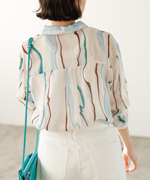 GeeRA(ジーラ)の「マーブルストライプルーズシャツ(シャツ/ブラウス・レディース・オフホワイト・LARGE/MEDIUM)」の5枚目の写真