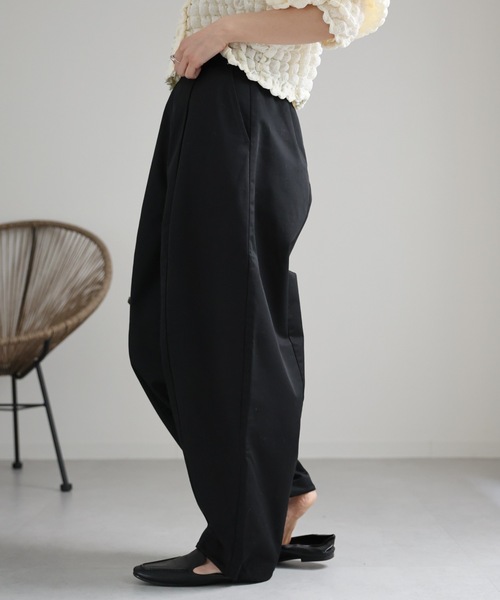 ap retro(アプレトロ)の「カーブボリュームパンツ / バレルレッグパンツ(その他パンツ・レディース・ブラック/アイボリー/グレー/ベージュ・FREE)」の13枚目の写真