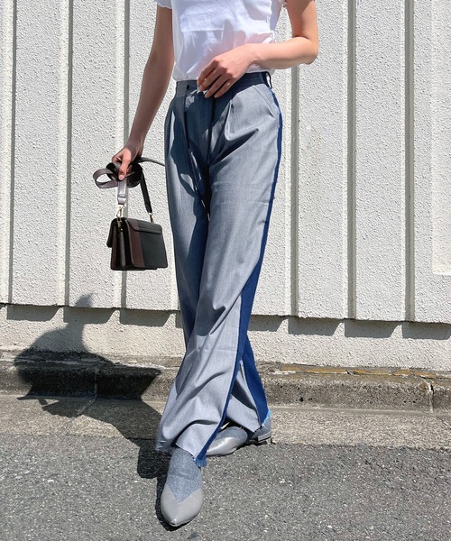 Jewelobe(ジュエローブ)の「バックデニムドッキングワイドパンツ(スラックス・レディース・グレー/ブラック・S/M)」の21枚目の写真