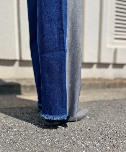 Jewelobe(ジュエローブ)の「バックデニムドッキングワイドパンツ(スラックス・レディース・グレー/ブラック・S/M)」の4枚目の写真