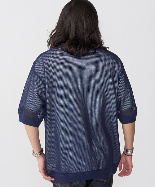 SHIPS(シップス)の「*SHIPS:〈ニット+Tシャツ〉リラックスフィット メッシュ レイヤード クルーネック ニット(Tシャツ/カットソー・メンズ・ネイビー/グリーン/ダークグレー/ナチュラル・SMALL/MEDIUM/LARGE)」の16枚目の写真