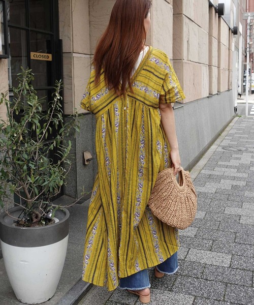 CORNERS(コーナーズ)の「3way花柄ストライプVネックワンピース(ワンピース・レディース・ネイビー/オフホワイト/マスタード・M/L)」の4枚目の写真