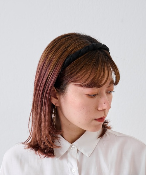 COLONY 2139(コロニートゥーワンスリーナイン)の「ねじり細カチューシャ(カチューシャ・レディース・ブラック・FREE)」の4枚目の写真