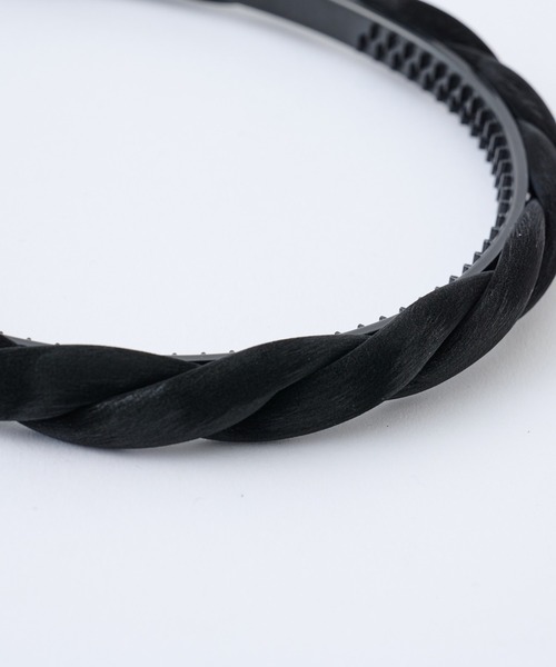 COLONY 2139(コロニートゥーワンスリーナイン)の「ねじり細カチューシャ(カチューシャ・レディース・ブラック・FREE)」の2枚目の写真