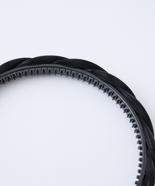 COLONY 2139(コロニートゥーワンスリーナイン)の「ねじり細カチューシャ(カチューシャ・レディース・ブラック・FREE)」の3枚目の写真