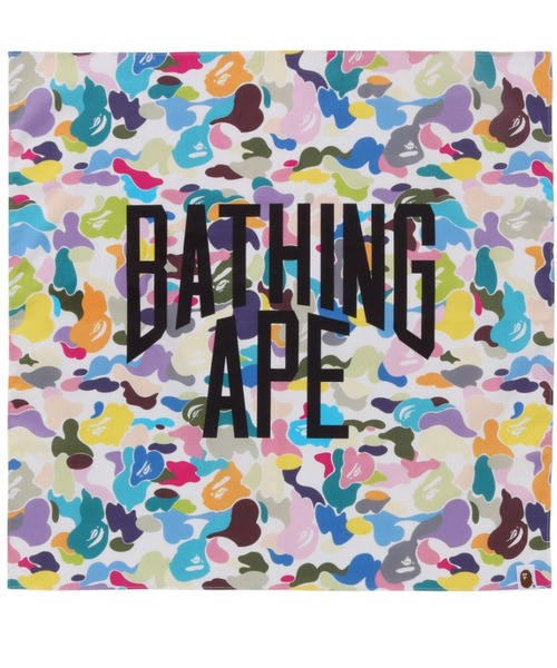 A BATHING APE（アベイシングエイプ）の「MULTI CAMO NYC LOGO BANDANA M（バンダナ/スカーフ・メンズ・ホワイト/ブラック・FREE）」の2枚目の写真
