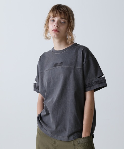 AVIREX（アヴィレックス）の「FADE WASH CUFFS OPEN EMBROIDERY TOPS/フェイドウォッシュ カフスオープン刺繍トップス（Tシャツ/カットソー・レディース・チャコールグレー/ラベンダー/オフホワイト/イエロー/ピンク/その他26/その他3/オレンジ/ミント・FREE/F）」の2枚目の写真