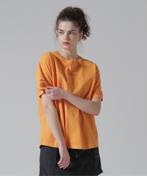 AVIREX（アヴィレックス）の「FADE WASH CUFFS OPEN EMBROIDERY TOPS/フェイドウォッシュ カフスオープン刺繍トップス（Tシャツ/カットソー・レディース・チャコールグレー/ラベンダー/オフホワイト/イエロー/ピンク/その他26/その他3/オレンジ/ミント・FREE/F）」の18枚目の写真