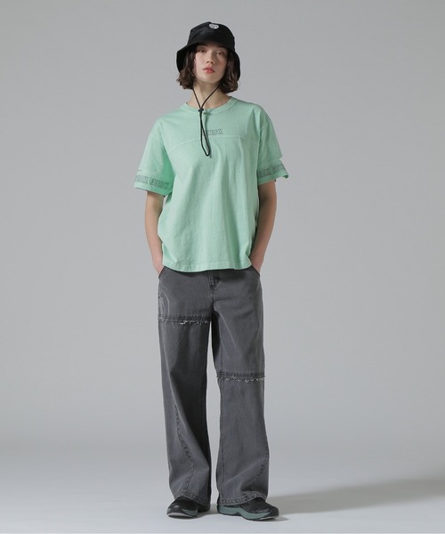 AVIREX（アヴィレックス）の「FADE WASH CUFFS OPEN EMBROIDERY TOPS/フェイドウォッシュ カフスオープン刺繍トップス（Tシャツ/カットソー・レディース・チャコールグレー/ラベンダー/オフホワイト/イエロー/ピンク/その他26/その他3/オレンジ/ミント・FREE/F）」の11枚目の写真