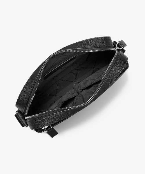   ショルダーバッグ UTILITY XBODY 黒 新品 セール】UTILITY XBODYクロスボディ（ショルダーバッグ