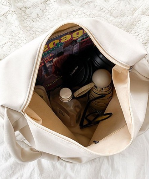 florist（フローリスト）の「【A4対応/2WAY】アシンメトリーノットワンショルダーバッグ/トートバッグ/ボストンバッグ（メッセンジャーバッグ・レディース・オフホワイト/ブラック・FREE）」の21枚目の写真