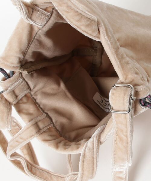 SPRUCE（スプルース）の「EM:SPRUCE 　超軽量　120g　ベロア　巾着ショルダーバッグ　旅行バッグ（ショルダーバッグ・レディース・オフホワイト/ブラック/ブルー/ダークパープル・FREE）」の8枚目の写真