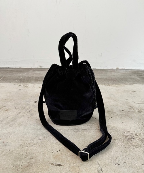 SPRUCE（スプルース）の「EM:SPRUCE 　超軽量　120g　ベロア　巾着ショルダーバッグ　旅行バッグ（ショルダーバッグ・レディース・オフホワイト/ブラック/ブルー/ダークパープル・FREE）」の3枚目の写真