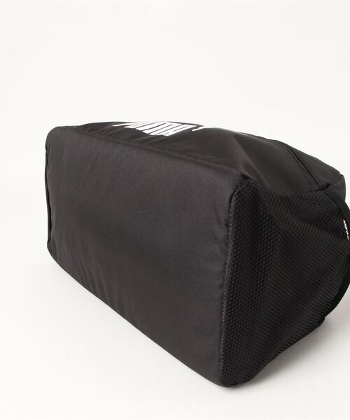 PUMA(プーマ)の「PUMA プーマ ユニセックス プーマ フェイズ スポーツバッグ 22L(ボストンバッグ・メンズ・ブラック/ピンク・フリー)」の13枚目の写真