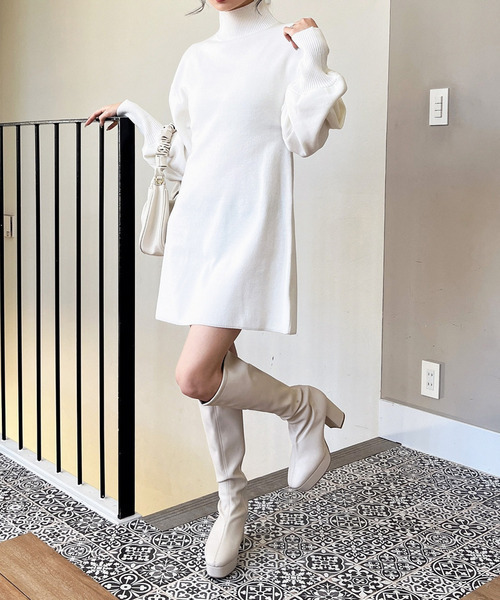 MIIA（ミーア）の「ボリュームスリーブミニワンピース（ワンピース・レディース・オフホワイト/ブラック/モカ/ホワイト・FREE）」の22枚目の写真