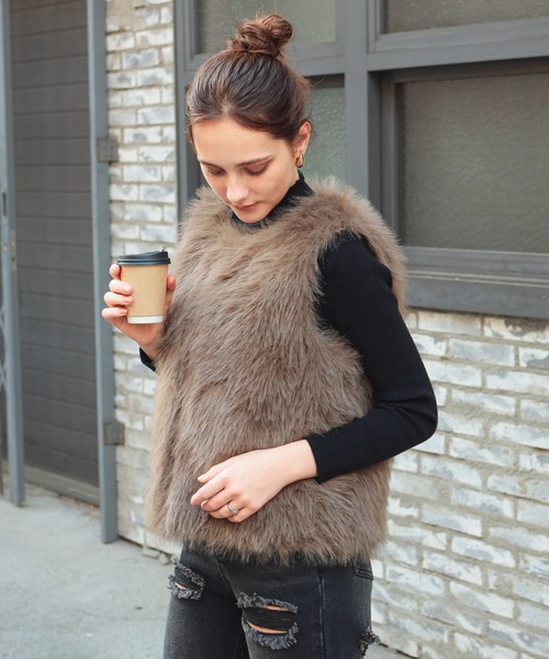 ドゥーズィエムクラス アーポアンウテセ フェイクファー ベスト ブラウン Deuxieme Classe（ドゥーズィエムクラス）の「【A POINT ETC