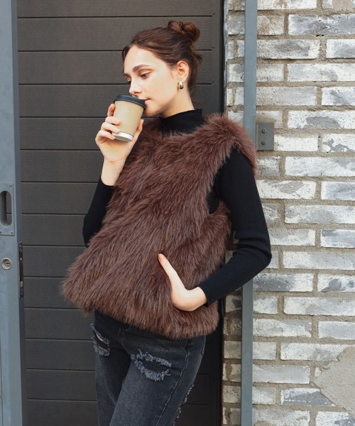 GLAMOROUS JANE（グラマラスジェーン）の「ファーベスト（ベスト・レディース・ベージュ/ブラウン/チャコールグレー/モカ・FREE）」の20枚目の写真