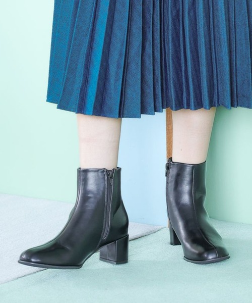 niko and...（ニコアンド）の「オリジナルブロックヒールブーツ（ブーツ・レディース・アイボリー/ブラック・LARGE/SMALL/MEDIUM）」の2枚目の写真