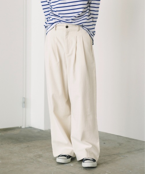 ROOPTOKYO（ループトウキョウ）の「ROOP TOKYO×えーと 2 tuck chino wide pant 2タックチノワイドパンツ（チノパンツ・メンズ・オフホワイト/カーキ・M/S）」の2枚目の写真