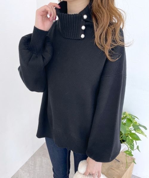 mysty woman（ミスティウーマン）の「パールボタンハイネックニット