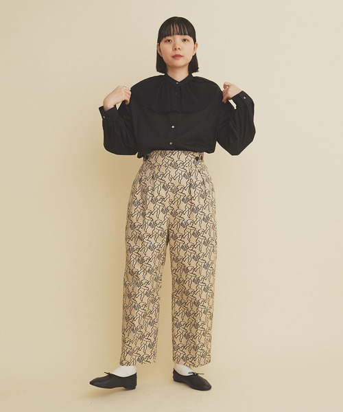 I am I in fact...（アイアムアイインファクト）の「ANGEL CHARM  2tuck pants（その他パンツ・レディース・ベージュ/ネイビー・FREE）」の6枚目の写真