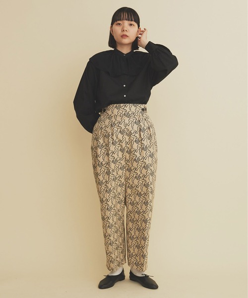 I am I in fact...（アイアムアイインファクト）の「ANGEL CHARM  2tuck pants（その他パンツ・レディース・ベージュ/ネイビー・FREE）」の7枚目の写真