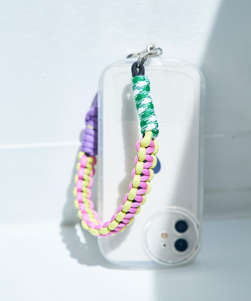 macaroni edge(マカロニエッジ)の「〈macaroni edge/マカロニエッジ〉ソロモン編み ショート スマホストラップ マルチカラー2(スマホグッズ・レディース・イエロー×グリーン/パープル/ホワイト×ブルー/ブラック×ホワイト/チェック/ピンクベージュ/ピンク×イエロー/ミックスグレー/グリーン×ピンク/ピンク系その他/ブラック/グレー×サックスブルー/ホワイト×パープル・ONE SIZE)」の12枚目の写真