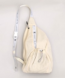 COOCO（クーコ）の「モノトーンロゴテープｘ軽量ナイロンボディバッグ／Ａ４対応（ショルダーバッグ）」