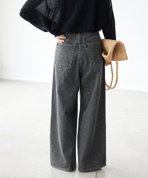 SLOBE IENA(スローブイエナ)の「LE DENIMチルトワイドストレートデニム(デニムパンツ・レディース・スカイブルー/ブラック/サックスブルー・38/36)」の10枚目の写真