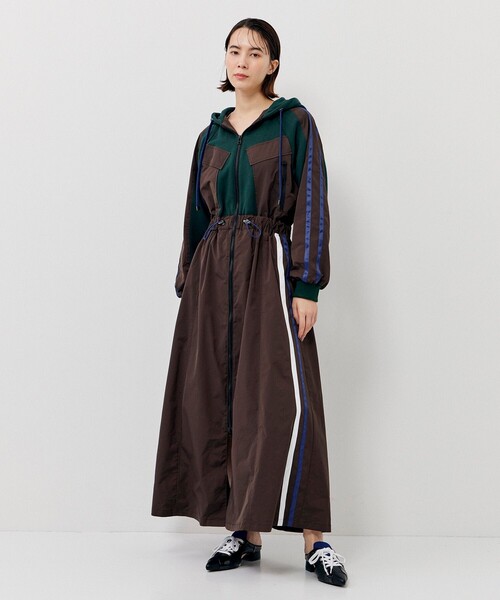 CITY TOKYO（シティトウキョウ）の「コンビネーションパーカースポーツドレス（ワンピース・レディース・グリーン/ホワイト・2/1）」の3枚目の写真