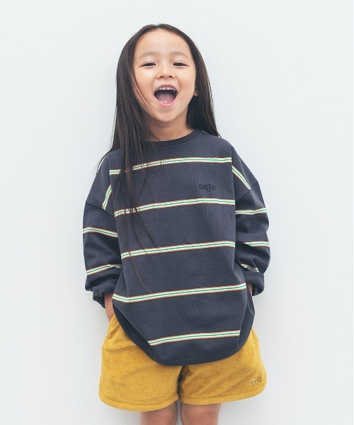 ooju（オージュ）の「【ooju】ボーダーロングTシャツ（Tシャツ/カットソー・キッズ・チャコールグレー/ホワイト/グリーン・1/2/3/4）」の2枚目の写真