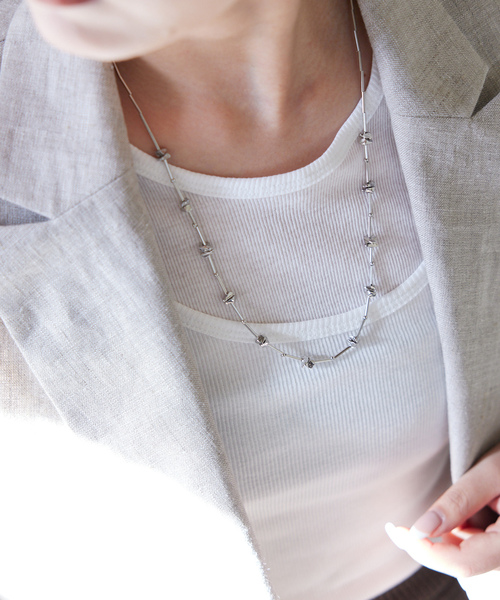 SLOBE IENA（スローブイエナ）の「《追加》SLOBE ニュアンスメタルビーズネックレス（ネックレス・レディース・シルバー・FREE）」の7枚目の写真