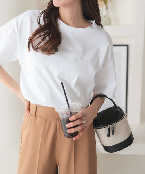 KOBE LETTUCE(コウベレタス)の「パールorビジューTシャツ(Tシャツ/カットソー・レディース・グレー系その他/ブラック/ブラック系その他/チャコールグレー/オフホワイト/ホワイト系その他・M)」の2枚目の写真